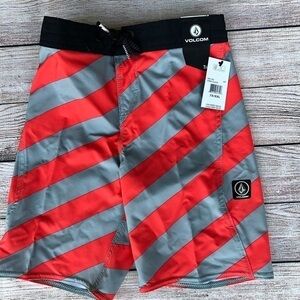 VOLCOM Youth/boys swimming Board Shorts